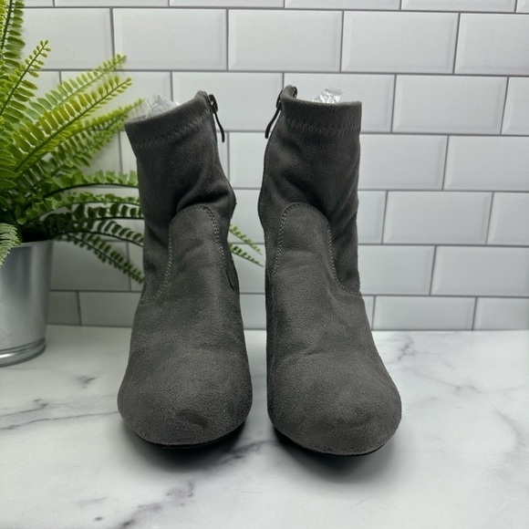 Nature Breeze Grey Faux Suede Fabric Bootie Size 8.5 - Picture 3 of 8